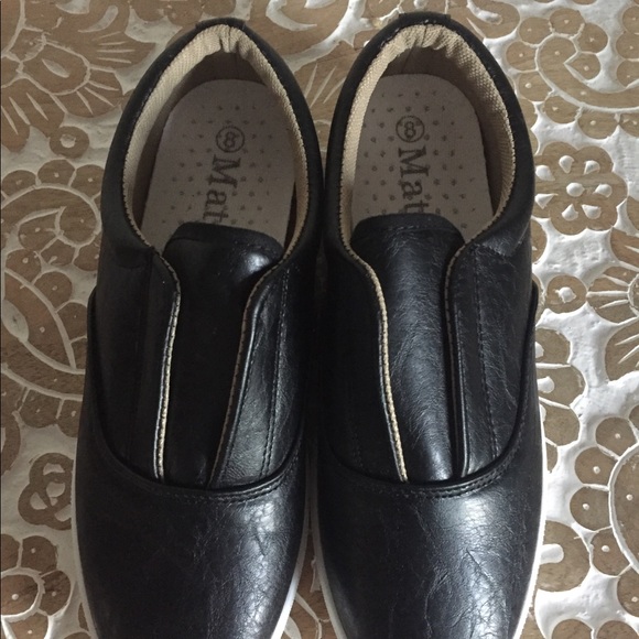 NIB Black Pinster Slip On Sneaker - Picture 6 of 8